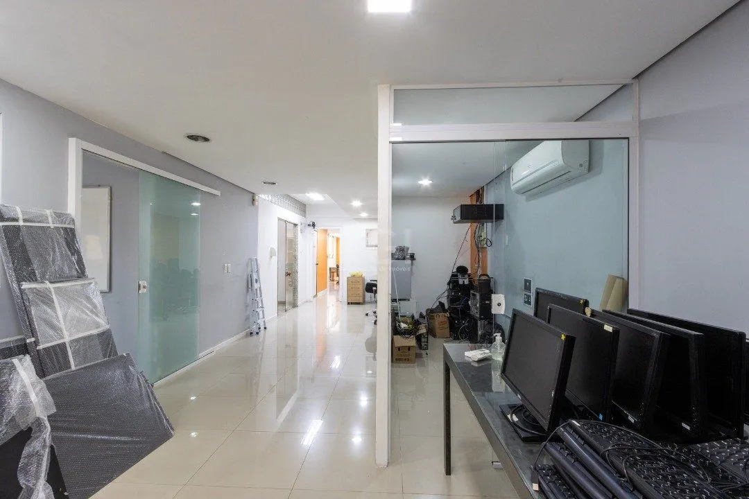Imagem Sala em andar inteiro com 141,77 m2 privativos