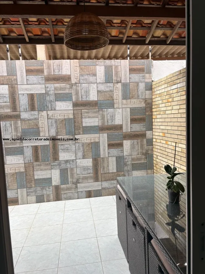 Imagem Casa para Venda em Parnamirim, Nova Parnamirim, 2 dormitórios, 2 suítes, 3 banheiros, 1 vaga