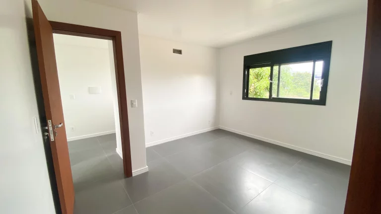 Imagem Imperdível casa à venda em Garopaba-SC, no Areias de Palhocinha: 2 quartos, 2 suítes, 1 sala, 3 banheiros, 1 vaga de garagem, 100m².