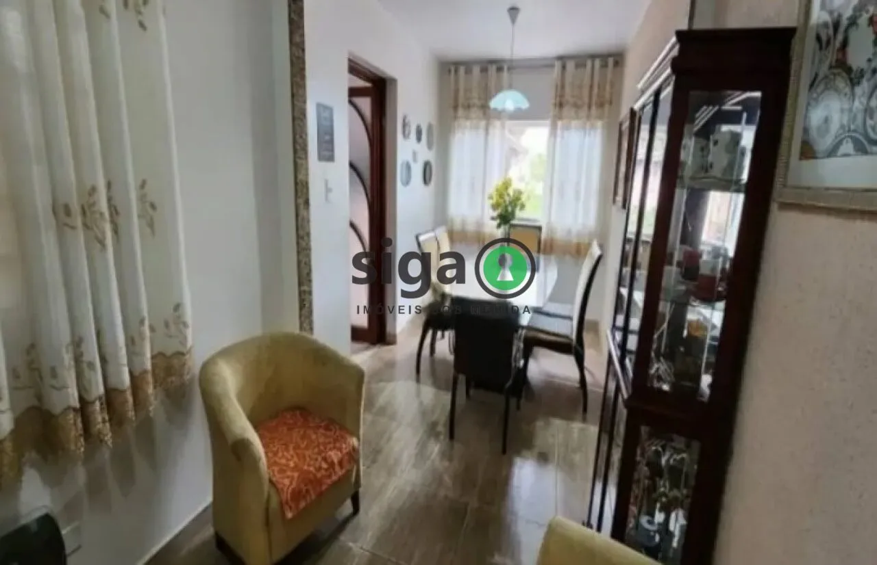 Imagem Casa com Quintal Amplo e Espaço Comercial para Morar e Empreender.