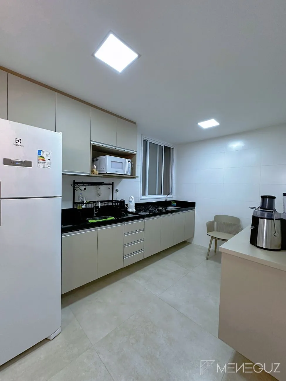 Imagem Apartamento 2 quartos a venda totalmente mobiliado e decorado na Praia do Morro