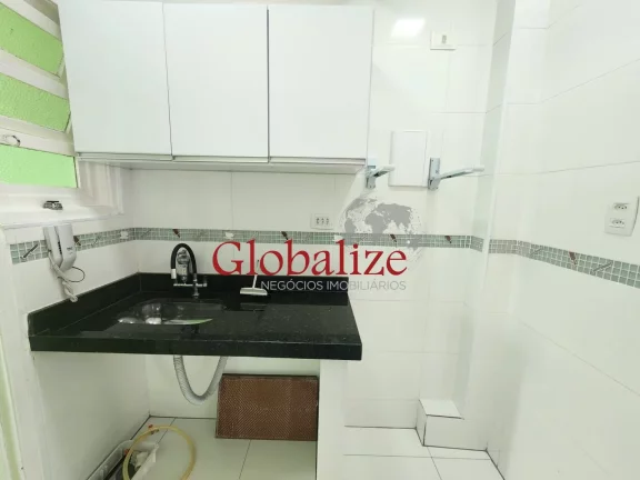 Imagem Sala Living a venda na Ponta da Praia, com 1 vaga por R$ 330.000,00