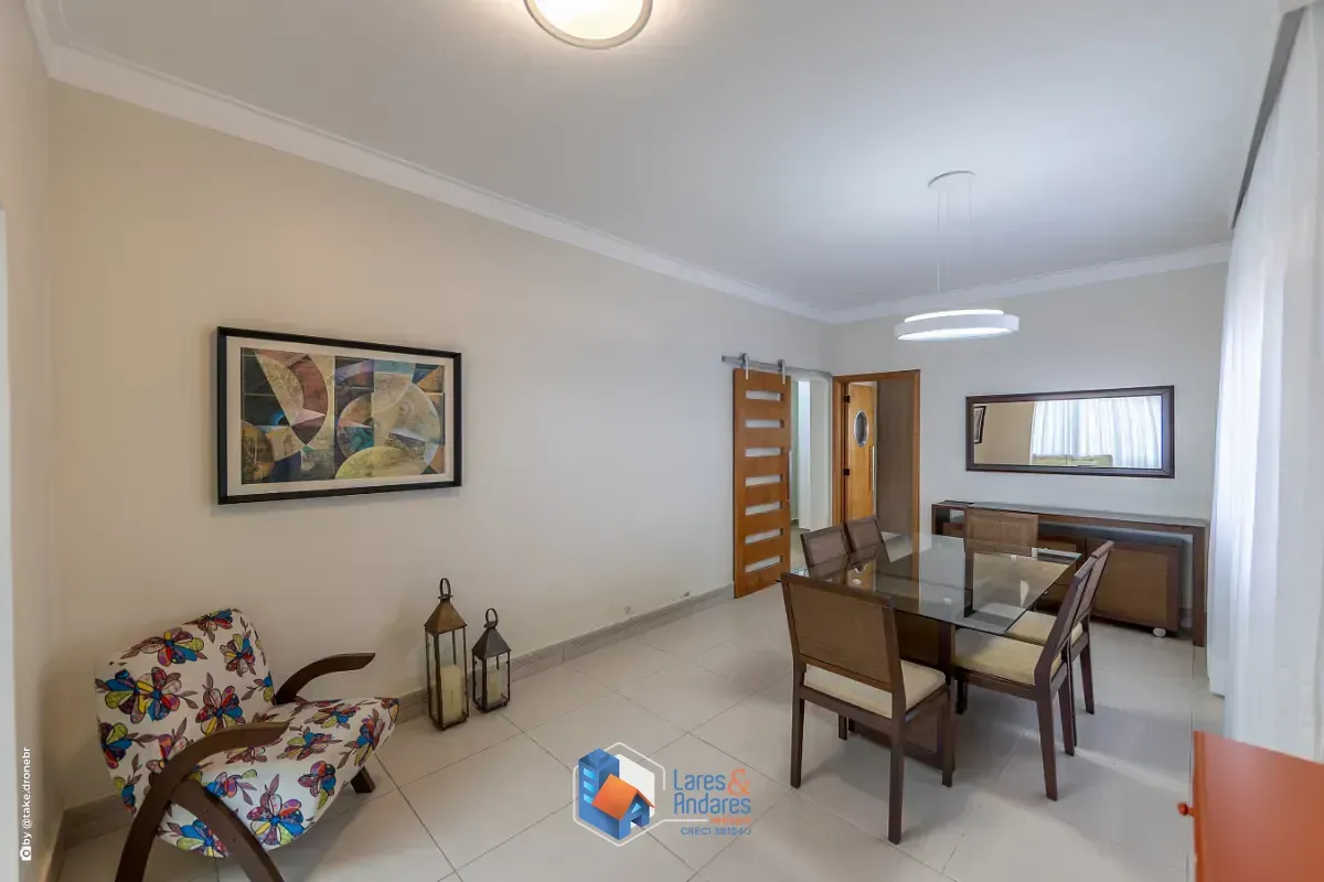Imagem Casa para venda em Interlagos com 3 quartos, sendo 1 suíte, 379m²