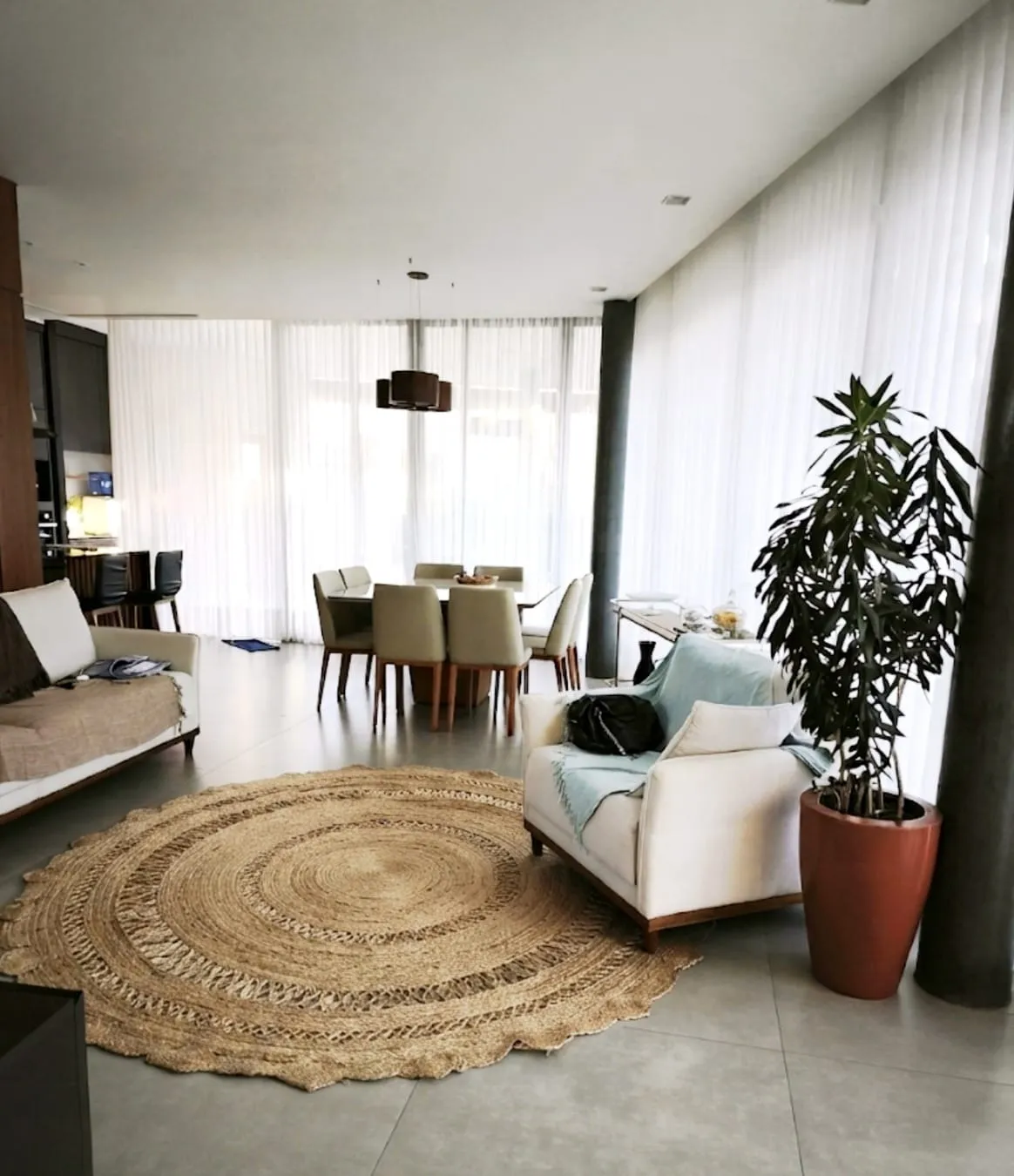 Imagem Bela casa no residencial aldeia da mata com extremo conforto, venha conferir!