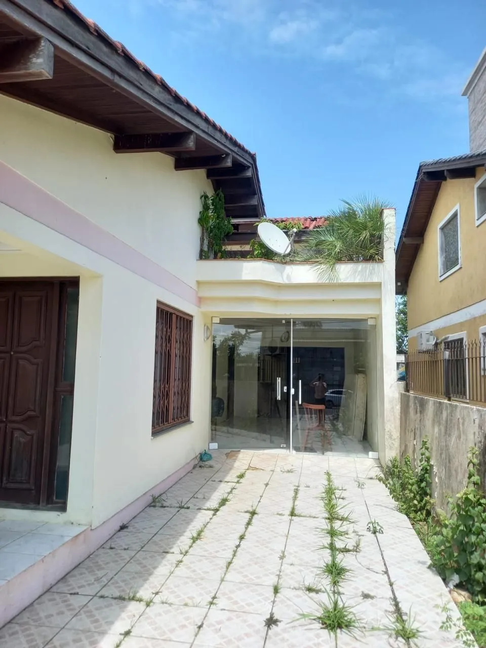 Imagem Ampla Casa residencial com 4 quartos, 3 banheiros e 1 suíte garagem