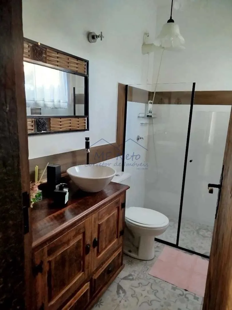 Imagem Casa em condomínio de chácaras à 300 m do centro

Área total 671 m2- área construída 240 M2

C...