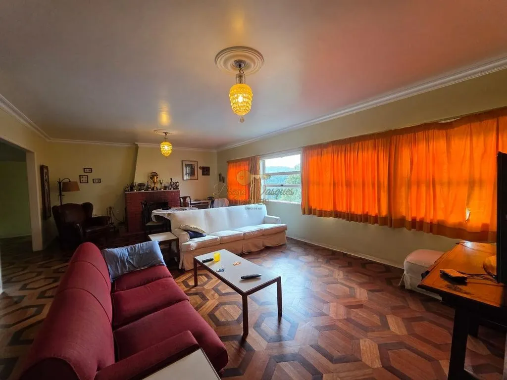 Imagem Casa para Venda em Teresópolis / RJ no bairro Golfe