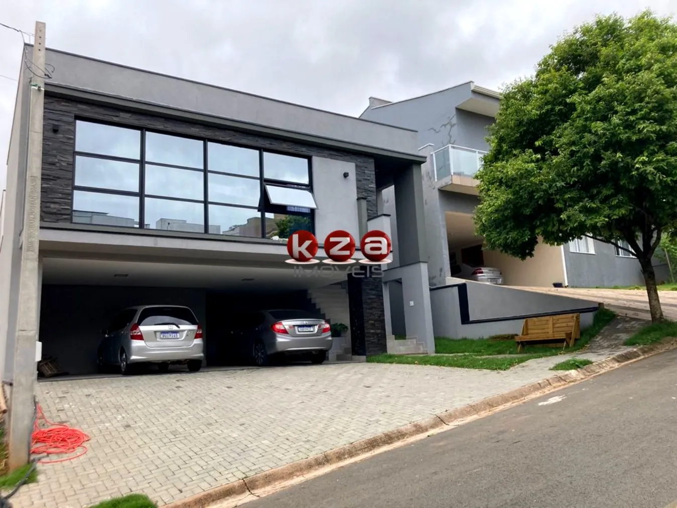 Foto do imóvel Casa em condomínio com 4 quartos, 3 suítes e 253m² em Valinhos-SP - Condomínio Madre Maria Villac