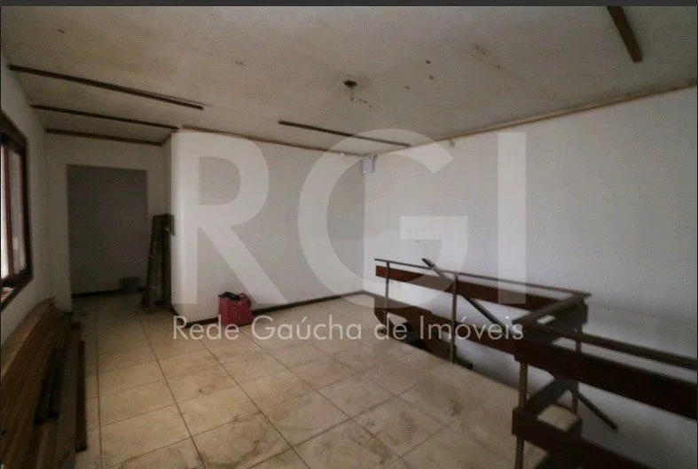 Imagem Casa para Venda - 280m², 3 dormitórios, 4 vagas - Cidade Baixa