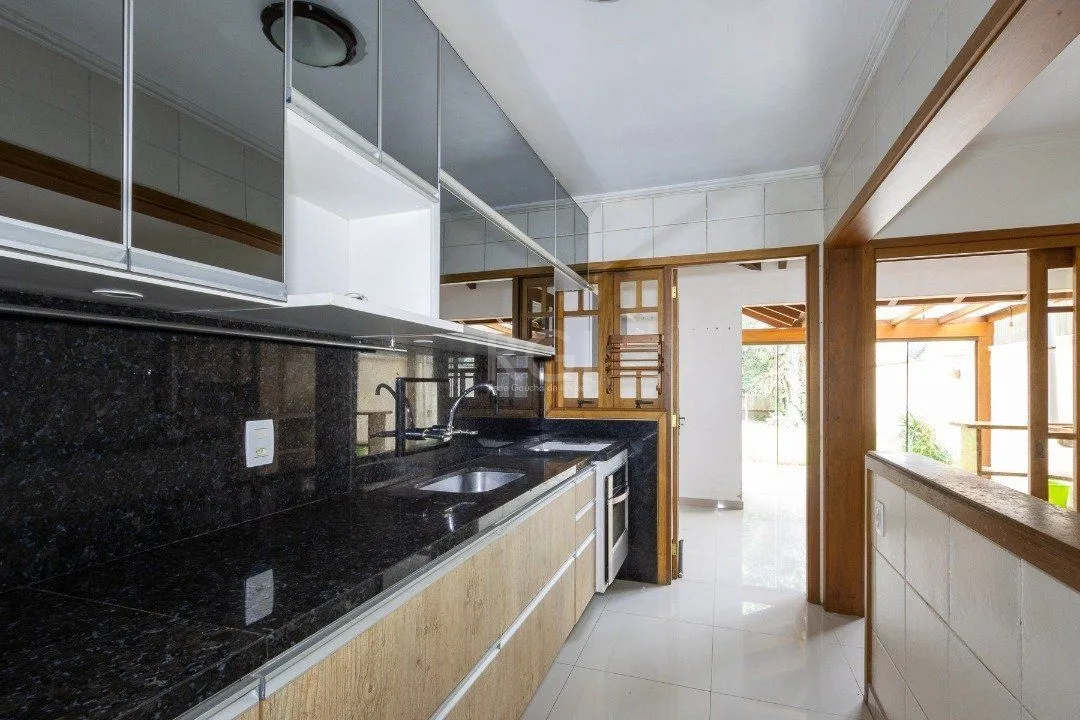 Imagem Casa para Venda - 181.99m², 3 dormitórios, sendo 1 suites, 2 vagas - Jardim Isabel