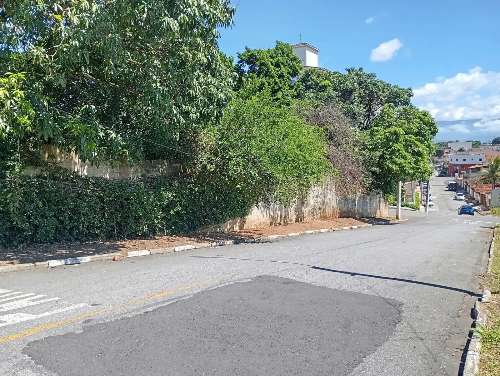 Foto do imóvel Esquina Estratégica com 3 Frentes e 1.200m² - Excelente Aproveitamento