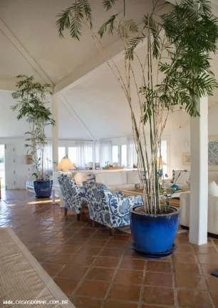 Imagem Casa Frente Mar para Venda em Armação dos Búzios / RJ no bairro Manguinhos