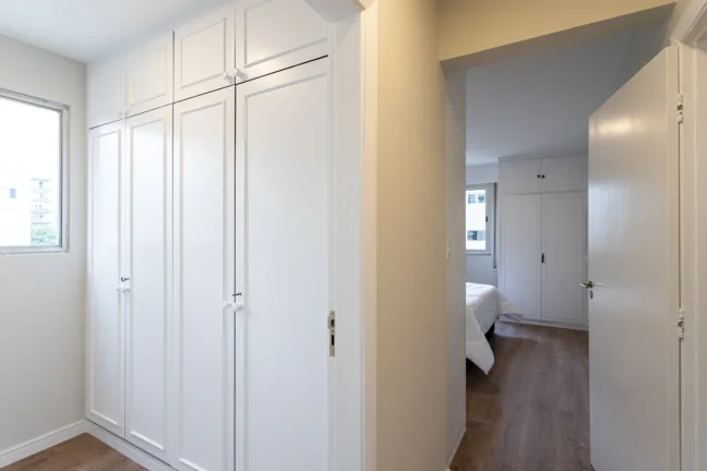 Imagem Apartamento 158M² Reformado, 3Q, 1 Suíte, 2 Banheiros, 2 Vagas, Salão de Festas, Playground, Brinquedoteca, Bicicletário, Área Verde.