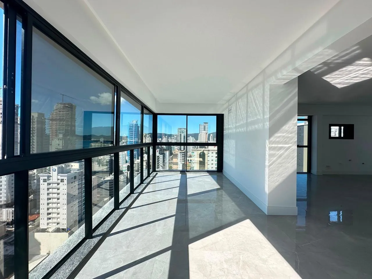 Imagem Apartamento à venda com 198m2 por R$ 5.500.000,00