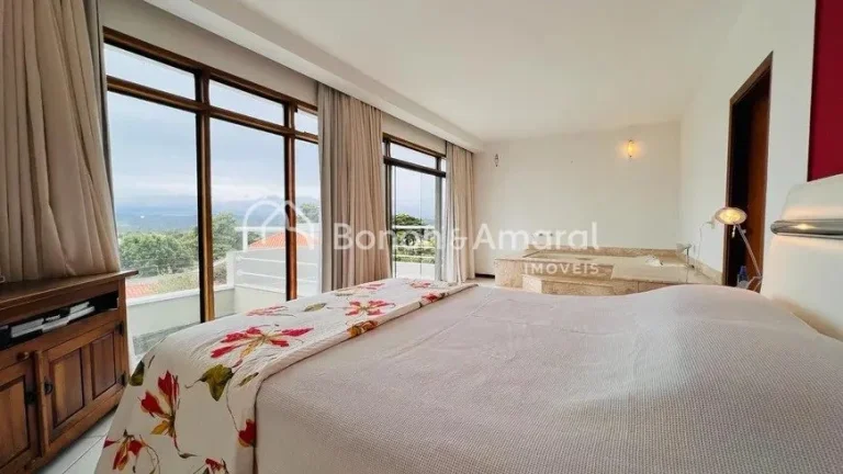 Imagem Linda casa em condomínio - ampla, funcional e muito aconchegante!

Documentação ok para financiam...