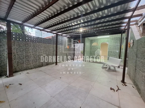 Imagem Casa a a venda em rio doce Olinda quadra do mar. 4qtos 2sts quintal 2vgs