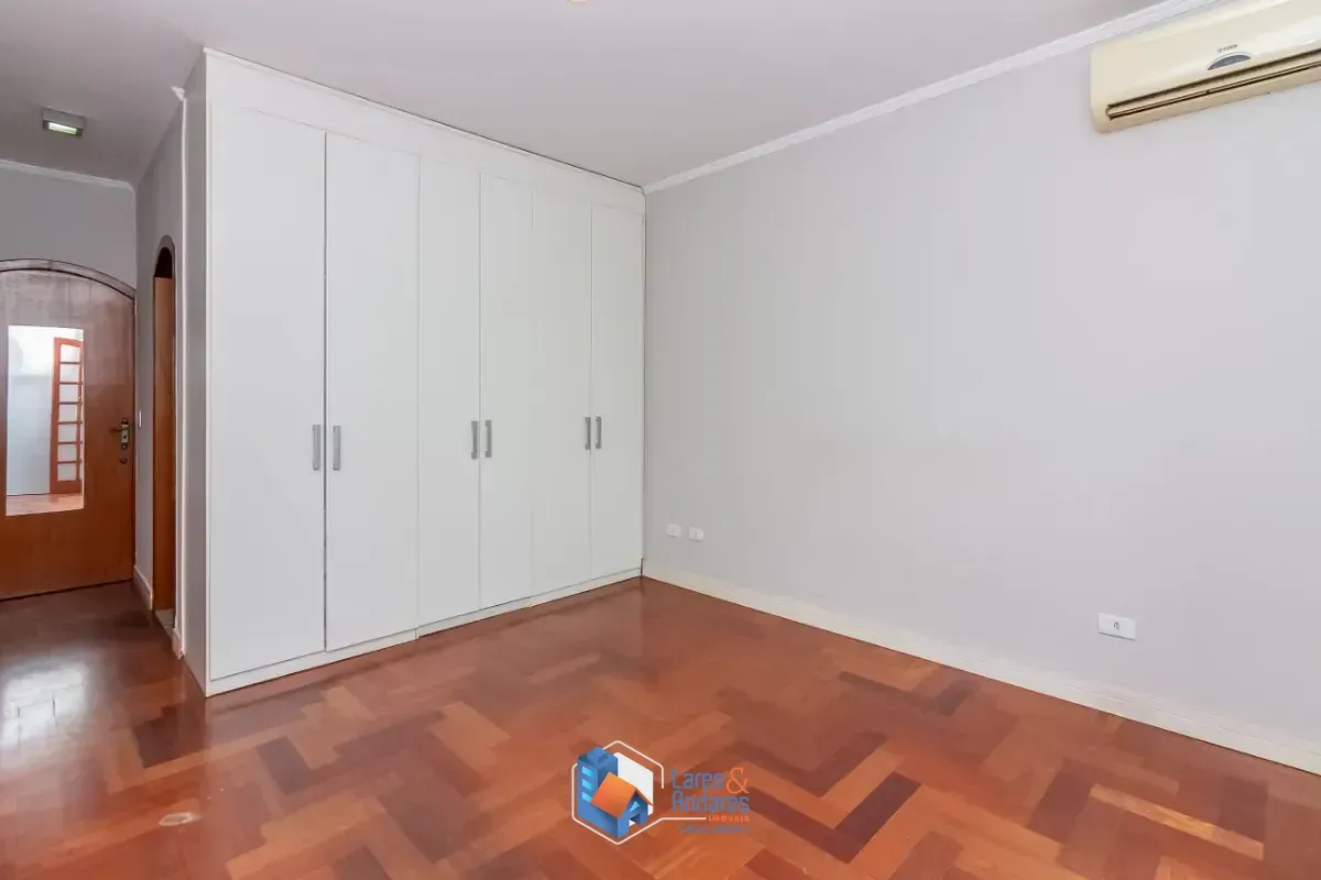 Imagem Sobrado para venda em Jardim Avelino com 3 quartos, sendo 1 suíte, 207m²