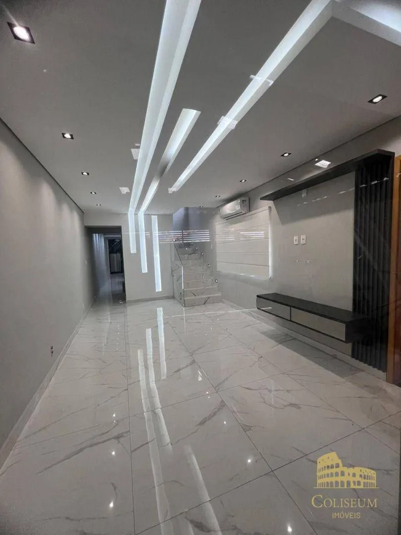 Foto do imóvel Casa com 3 dormitórios à venda, 100 m² por R$ 790.000,00 - Vila Guilhermina - Praia Grande/SP