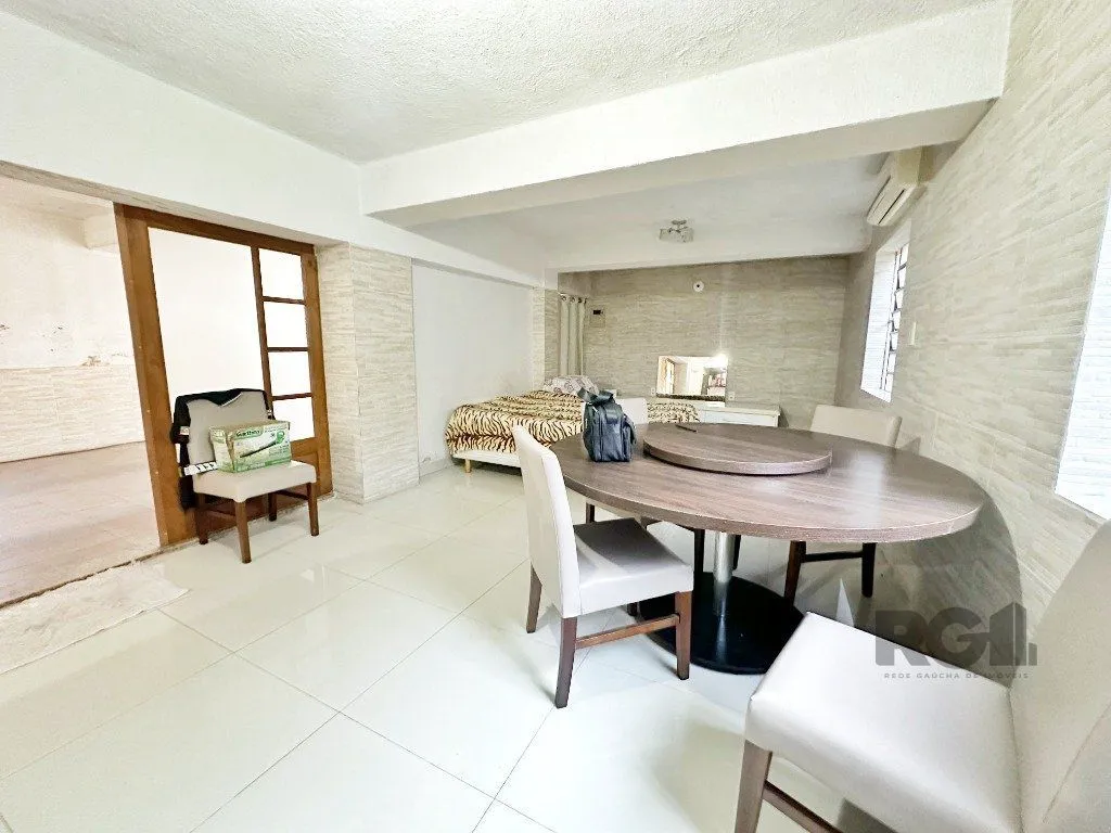 Imagem Casa comercial ou residencial com 14 vagas próxima á av. Teresópolis