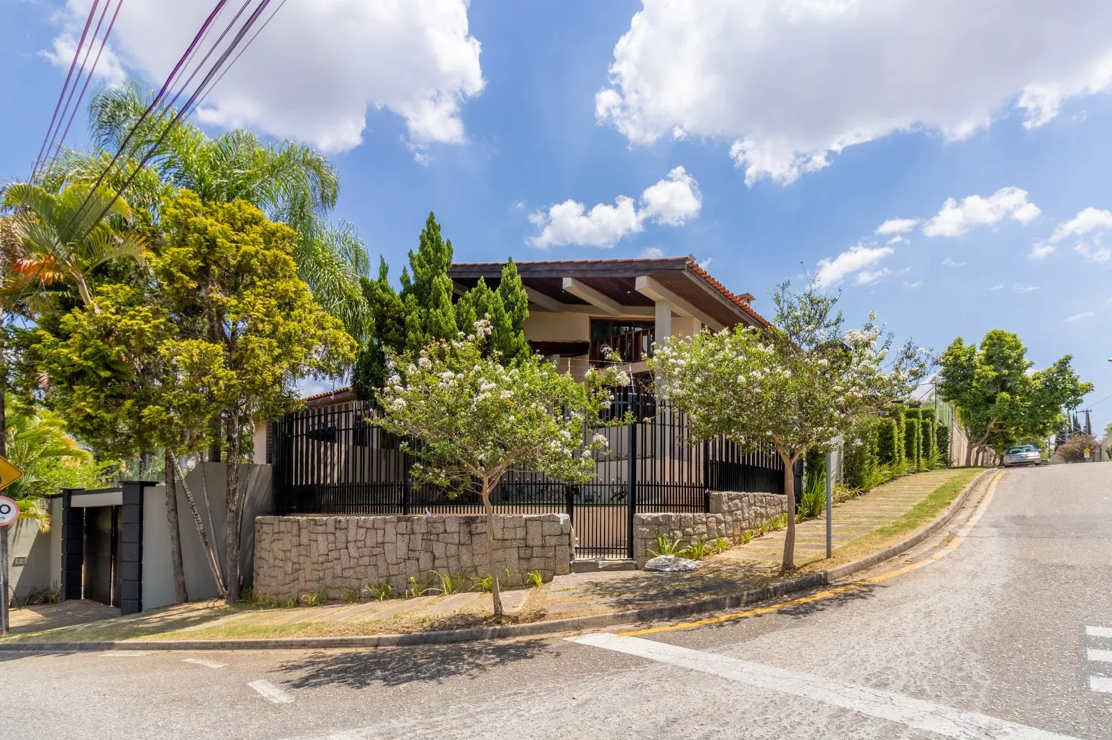 Foto do imóvel CASA ALTO PADRÃO PARQUE CAMPOLIM em JARDIM ELTONVILLE, SOROCABA - SP