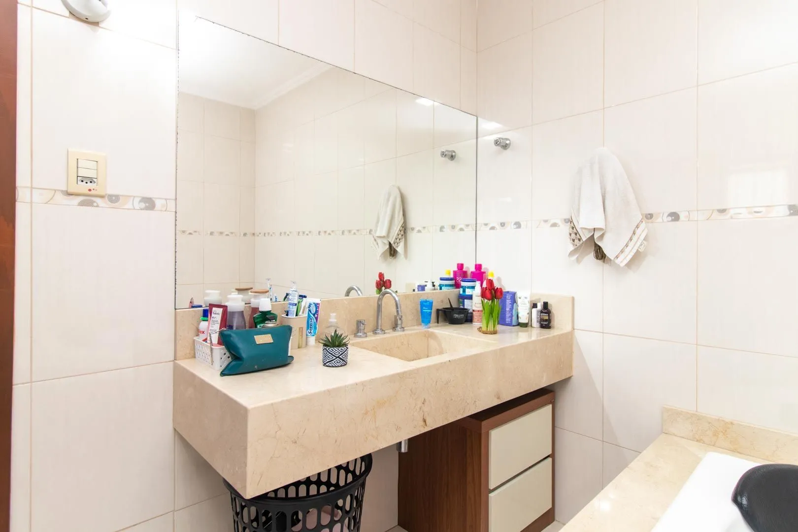 Imagem Casa de 03 dormitorios com suite e piscina no bairro Hipica - Porto alegre/Rs