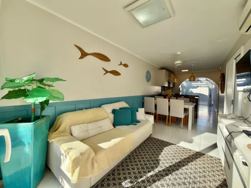 Foto do imóvel: Casa 3 Dormitórios - Bairro Noiva do Mar em Rua palmital