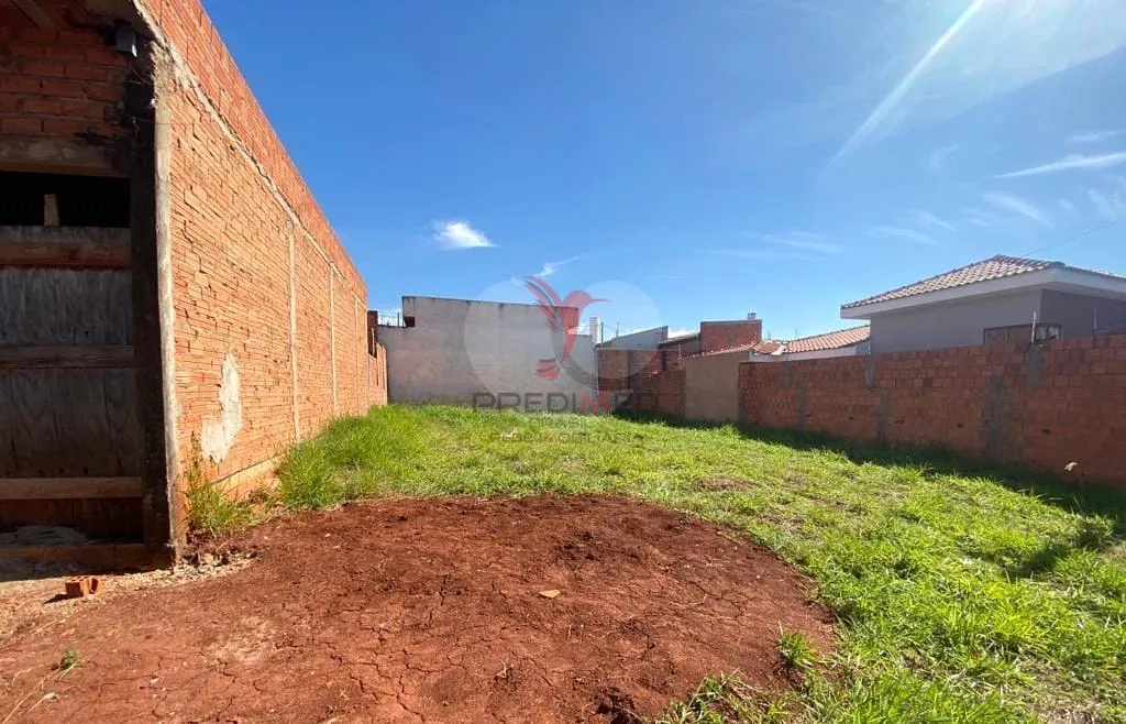 Imagem Lote/Terreno de 212m² no bairro Jardim Planalto, em Lençóis Paulista