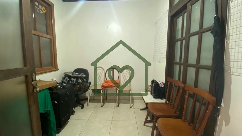 Imagem Casa com 4 dormitórios e 110 m2 na Rua Duque de Caxias, no bairro Centro Histórico em Porto Alegre...