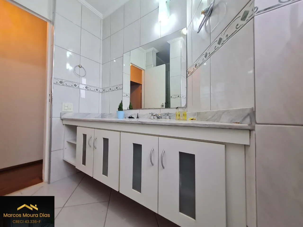 Imagem Apartamento em Perdizes, 03 Dormitórios( 1 suíte) 1 Vaga de Garagem e Dependência de Serviço. Edifício perto da PUC com Lazer e Portaria 24 hs