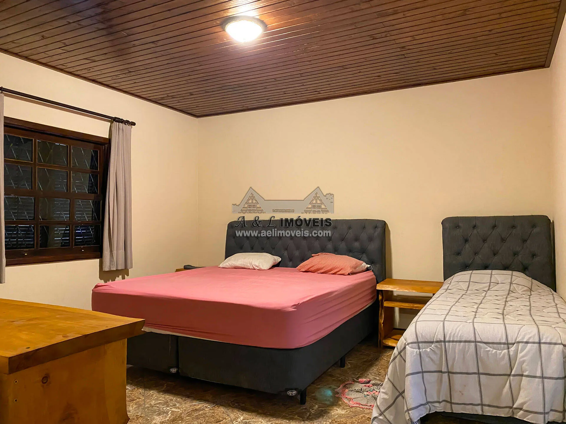 Imagem Casa à venda em Campos do Jordão - Belo imóvel com 3 dormitórios