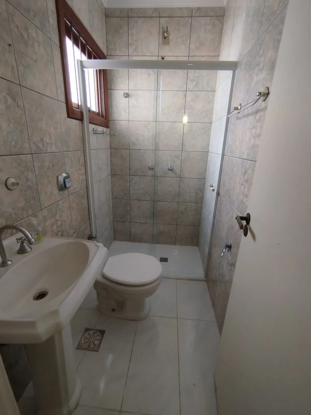 Imagem Casa com 03 quartos e 01 vaga no Bairro Cristal