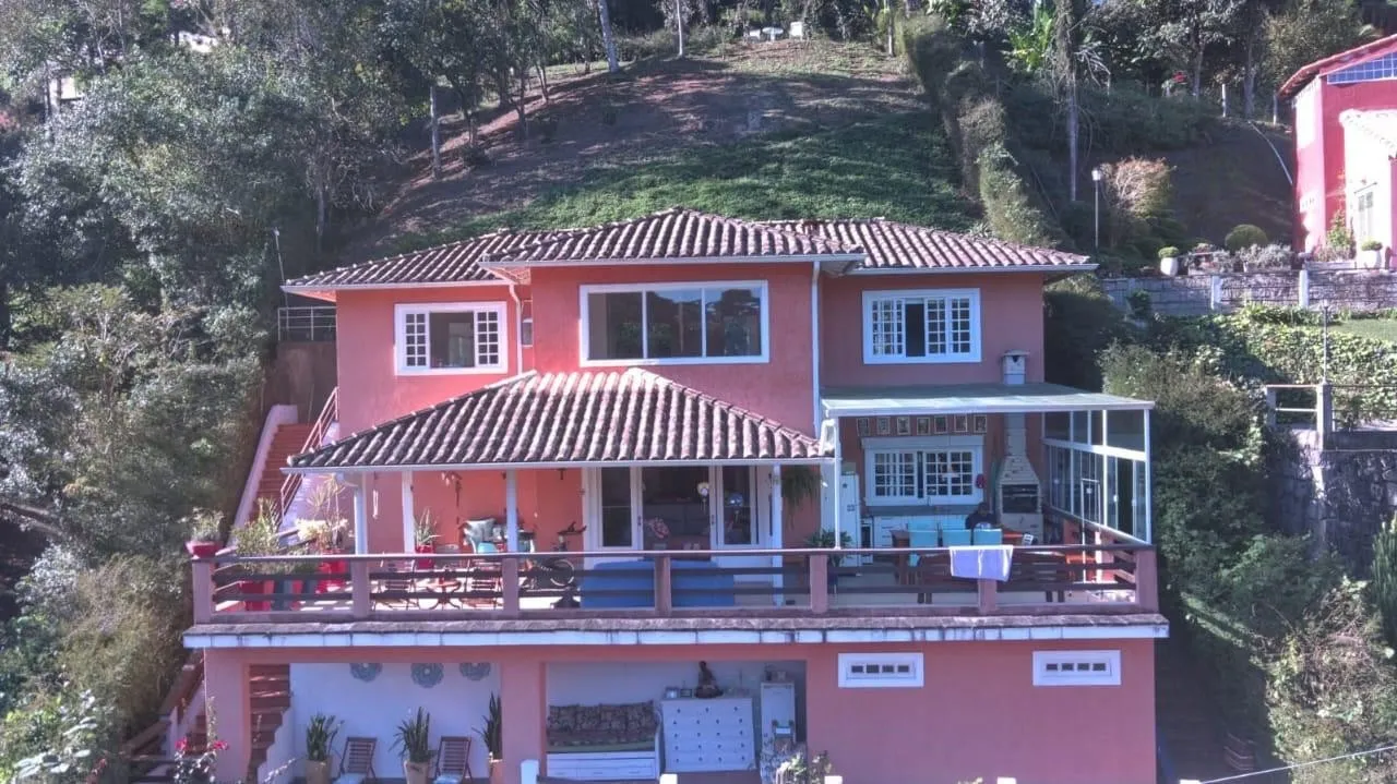 Imagem Casa em Condomínio para Locação em Petrópolis / RJ no bairro Itaipava