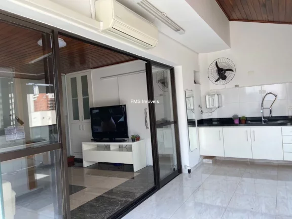 Imagem Apartamento de Luxo na Vila Hamburguesa: 3 quartos, 3 suítes, 3 salas, 5 banheiros e 4 vagas de garagem, 188m², São Paulo-SP.
