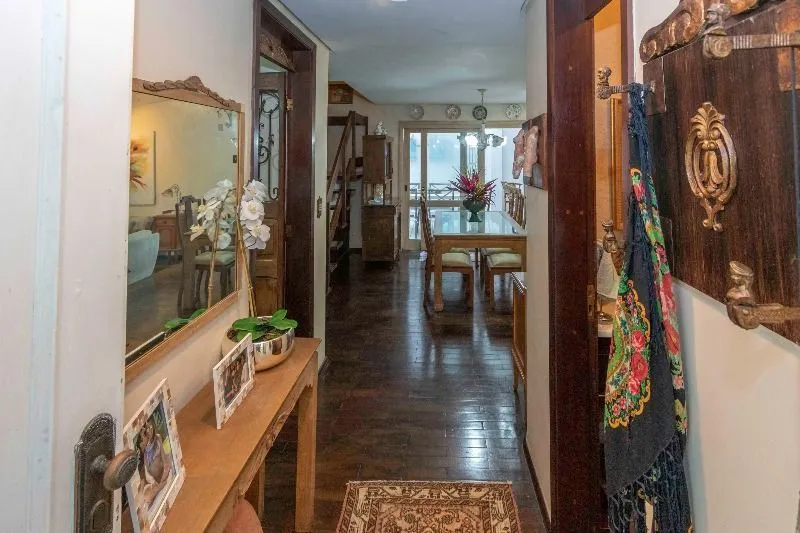 Imagem Casa para Venda - 420m², 5 dormitórios, sendo 2 suites, 6 vagas - Nonoai