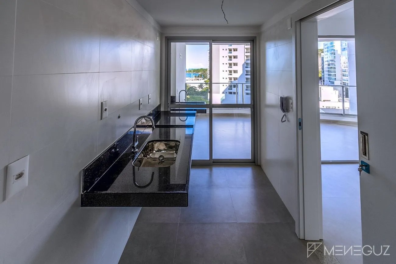 Imagem Apartamento 2 Quartos (1 Suíte) na Praia do Morro - Vista para o Mar e Lazer Completo na Cobertura