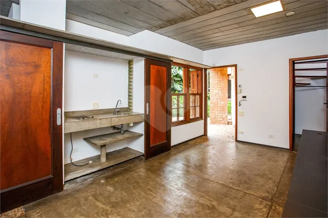 Imagem Casa para alugar com 4 quartos, sendo 2 suítes, em Alto de Pinheiros, São Paulo - SP