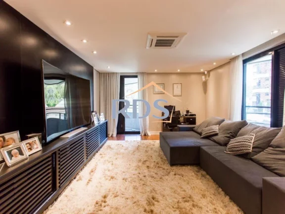 Imagem Vende lindo Apartamento de 640m² em Moema.