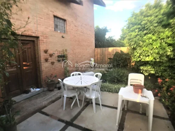 Imagem Esta encantadora casa localizada em Sousas, uma das áreas mais aprazíveis de Campinas, tem tudo qu...