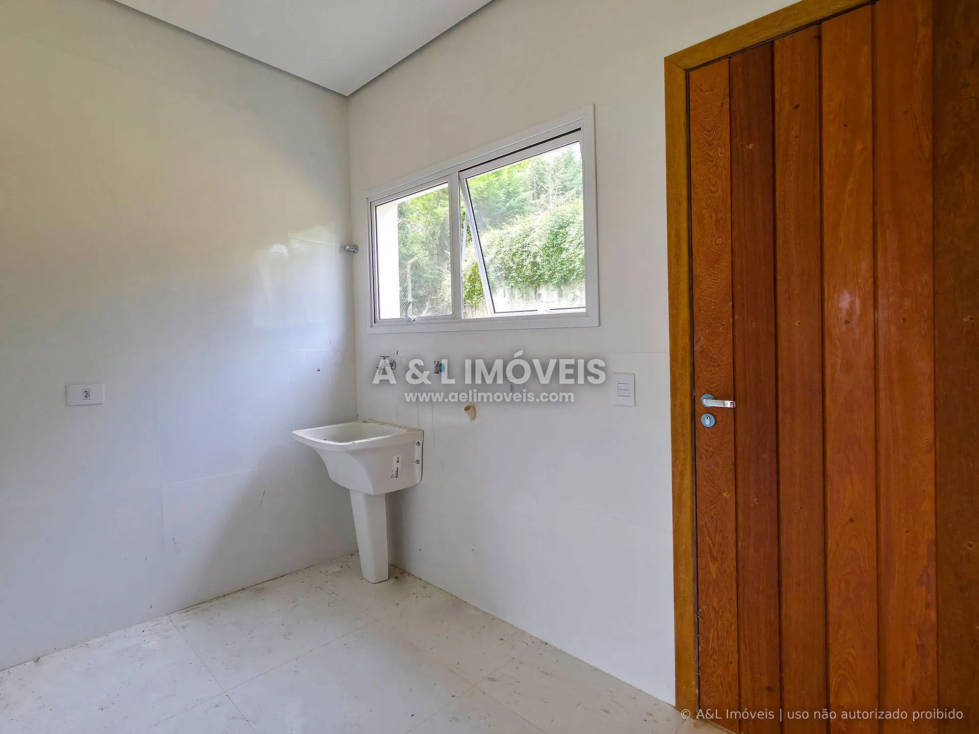 Imagem Casa com 5 dorms em Campos do Jordão e suíte com vista para Pedra do Baú