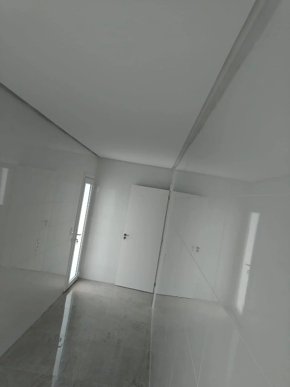 Imagem Apartamento Duplex 3 quartos sendo 3 suítes para venda no bairro Charqueadas em Caxias do Sul