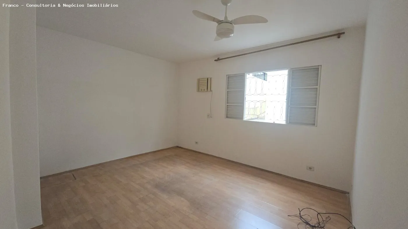 Imagem Casa para Venda em São Paulo, Jardim Londrina, 3 dormitórios, 1 suíte, 3 banheiros, 2 vagas