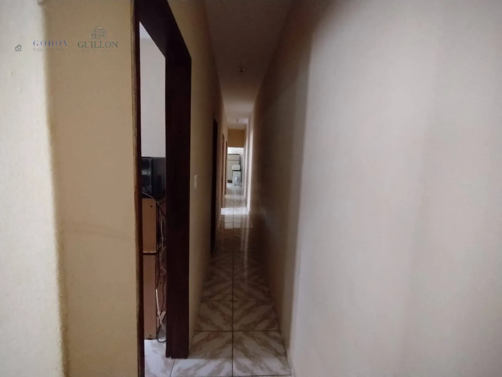 Imagem Renda Garantida e Ótima Localização: 2 Casas à Venda em Bairro Consolidado