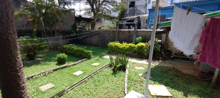 Imagem Casa Térrea com Terreno 10 x 30 Maravilhoso Para Construtor com Casa Antiga