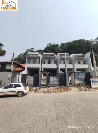 Imagem Sobrado Geminado Alto Padrão à venda em Joinville bairro Glória