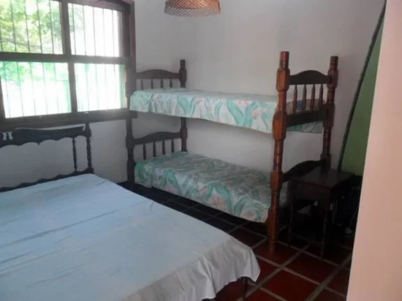 Imagem CASA LADO LINHA - 2 LOTES - PISCINA E CHURRASQUEIRA