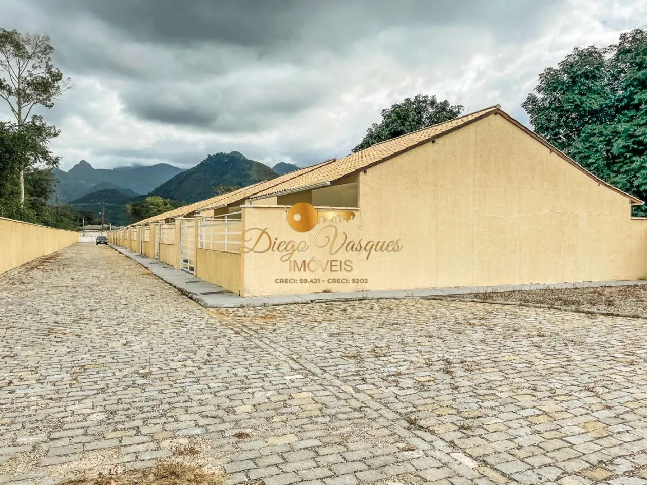 Imagem Casa em Condomínio para Venda em Guapimirim / RJ no bairro Cotia