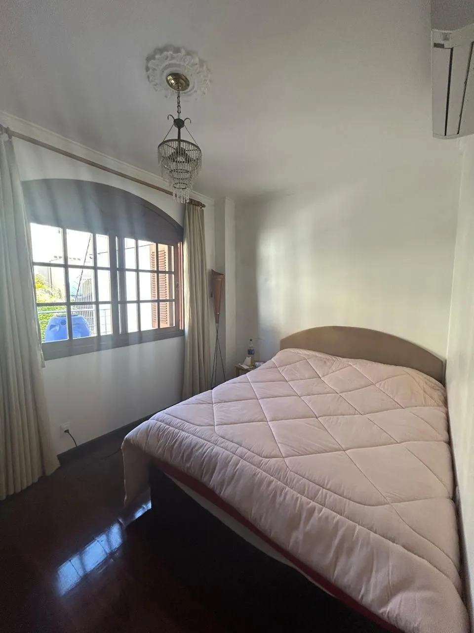 Imagem CASA -4 DORM. -com 2 suítes - 3 BOX- 297,18 m² - MENINO DEUS