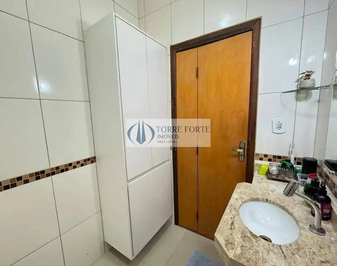 Imagem Linda Casa com 4 dormitorios 3 banheiros 2 vagas em Itaquera.