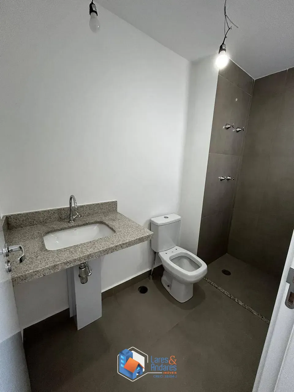 Imagem APARTAMENTO À VENDA COM 90 M², COM 2 DORMS. (2 SUÍTES), SACADA, 2 VGS NO CENTRO COMERCIAL JUBRAN, BARUERI - SP.