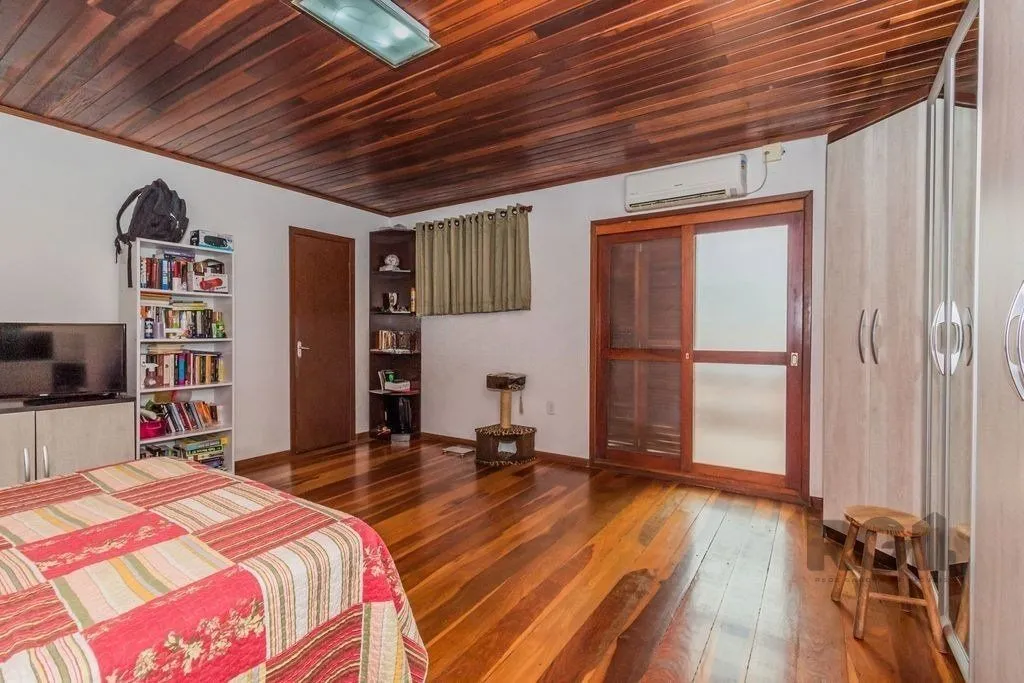 Imagem Casa 207m² - 3 dormitórios, 3 vagas no bairro Vila Nova